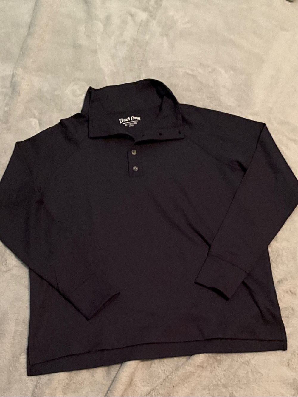Women’s Black Long-Sleeve Pullover